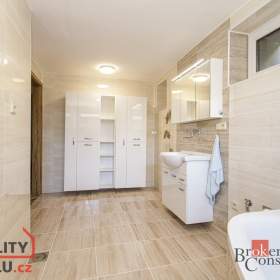 Foto inzerátu Prodej rodinného domu 252 m², Holasovice