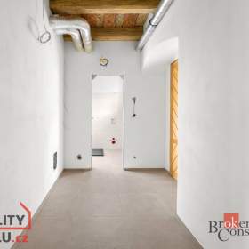 Foto inzerátu Prodej bytu 1+kk 72 m², Jince