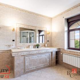 Foto inzerátu Prodej vily 287 m², Praha