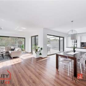 Foto inzerátu Prodej rodinného domu 190 m², Velké Popovice