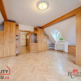 Foto inzerátu Pronájem vily 369 m², Dolní Břežany