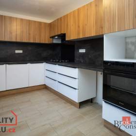 Foto inzerátu Pronájem rodinného domu 155 m², Okřesaneč