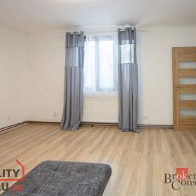 Foto inzerátu Pronájem rodinného domu 155 m², Okřesaneč