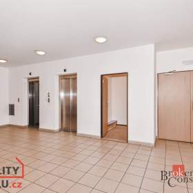 Foto inzerátu Pronájem bytu 1+kk 53 m², Praha