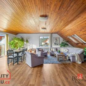 Fotka k inzerátu Prodej rodinného domu 250 m², Hradec Králové / 19340271