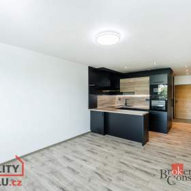 Foto inzerátu Pronájem bytu 1+kk 31 m², Hradec Králové