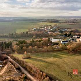 Foto inzerátu Prodej stavebního pozemku 3 662 m², Milhostov