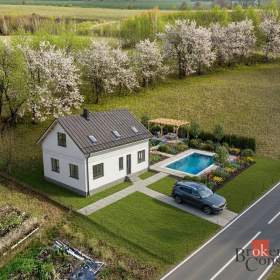 Foto inzerátu Prodej stavebního pozemku 3 662 m², Milhostov