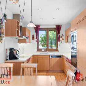 Foto inzerátu Prodej rodinného domu 184 m², Veleň