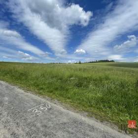 Foto inzerátu Prodej stavebního pozemku 854 m², Hlubočec