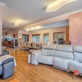 Foto inzerátu Prodej rodinného domu 307 m², Praha