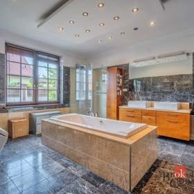 Foto inzerátu Prodej rodinného domu 307 m², Praha