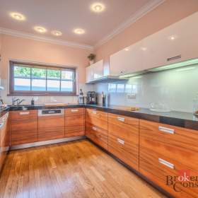 Foto inzerátu Prodej rodinného domu 307 m², Praha