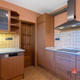 Foto inzerátu Prodej rodinného domu 260 m², Benešov