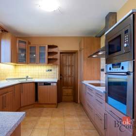 Foto inzerátu Prodej rodinného domu 260 m², Benešov