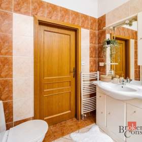 Foto inzerátu Prodej rodinného domu 230 m², Srubec