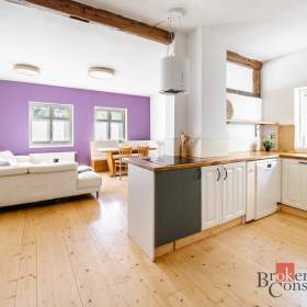 Foto inzerátu Prodej rodinného domu 207 m², Babice