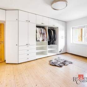 Foto inzerátu Prodej rodinného domu 207 m², Babice
