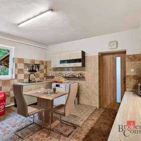 Foto inzerátu Prodej rodinného domu 255 m², Bělá