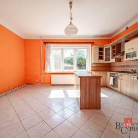 Foto inzerátu Prodej rodinného domu 226 m², Bystřany
