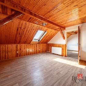 Foto inzerátu Prodej rodinného domu 226 m², Bystřany