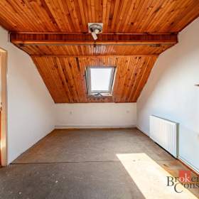Foto inzerátu Prodej rodinného domu 226 m², Bystřany