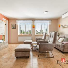 Foto inzerátu Prodej rodinného domu 198 m², Butoves