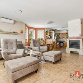 Foto inzerátu Prodej rodinného domu 198 m², Butoves