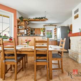 Foto inzerátu Prodej rodinného domu 198 m², Butoves