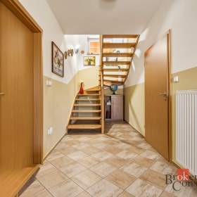 Foto inzerátu Prodej rodinného domu 198 m², Butoves