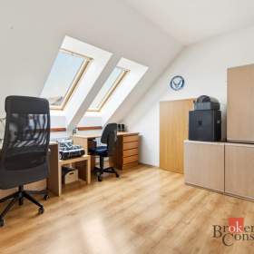 Foto inzerátu Prodej rodinného domu 198 m², Butoves