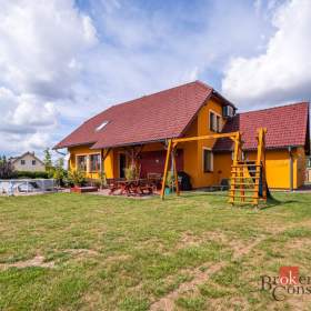 Foto inzerátu Prodej rodinného domu 198 m², Butoves