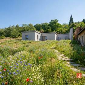 Prodej stavebního pozemku 3 551 m², Ročov / 19946290