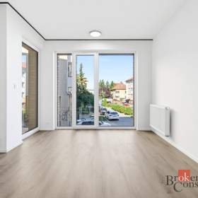 Foto inzerátu Pronájem bytu 1+kk 35 m², Hradec Králové