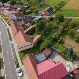 Foto inzerátu Prodej stavebního pozemku 811 m², Kozlany