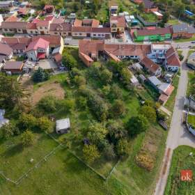 Foto inzerátu Prodej stavebního pozemku 811 m², Kozlany