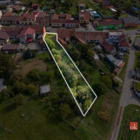 Foto inzerátu Prodej stavebního pozemku 811 m², Kozlany