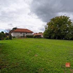 Foto inzerátu Prodej stavebního pozemku 1 036 m², Výrov