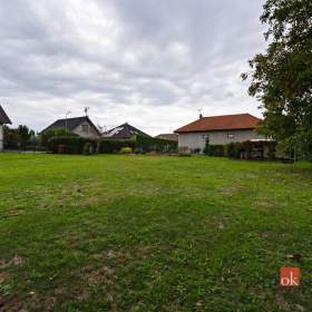 Foto inzerátu Prodej stavebního pozemku 1 036 m², Výrov
