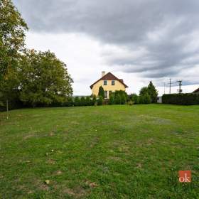 Foto inzerátu Prodej stavebního pozemku 1 036 m², Výrov