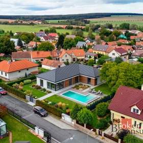 Foto inzerátu Prodej stavebního pozemku 1 036 m², Výrov