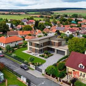 Foto inzerátu Prodej stavebního pozemku 1 036 m², Výrov