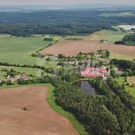 Exkluzivní prodej pozemek 735 m2, Zálezly / 16917608