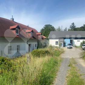 Prodej stavebních pozemků 4885 m²  + 3 budovy / 18219018