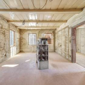 Foto inzerátu Prodej stavebních pozemků 4885 m² + 3 budovy