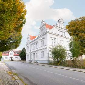 Luxusní byt -  apartmán 2+1 v historickém domě po rekonstrukci, 15 min. od horských středisek / 18521026