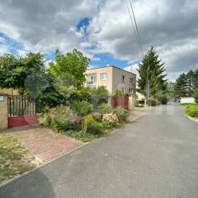 Foto inzerátu Prodej RD 377 m² s terasou, zahradou, garáží, v obci Klíčany - Praha Východ