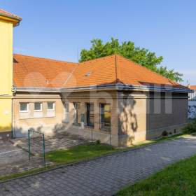 Foto inzerátu Blansko - centrum  /  bytová jednotka 127m2 + nebytový prostor 93m2 + garáž