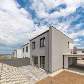 Moderní novostavba 5+kk s pozemkem 503 m2 -  ideální pro rodinu, Hořovice / 18641723