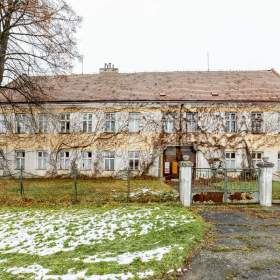 Fotka k inzerátu Prodej bývalého areálu Domova Mládeže Slavonice, pozemek 4 400 m2 / 18730705